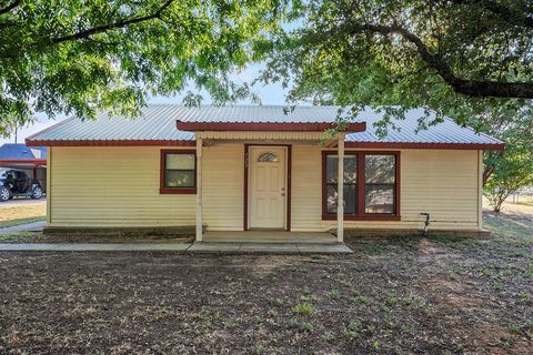 720 N Avenue A Springtown TX 76082