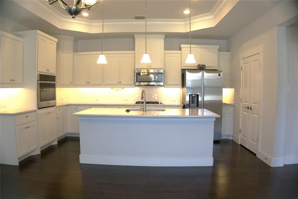 902 Sendera Lane