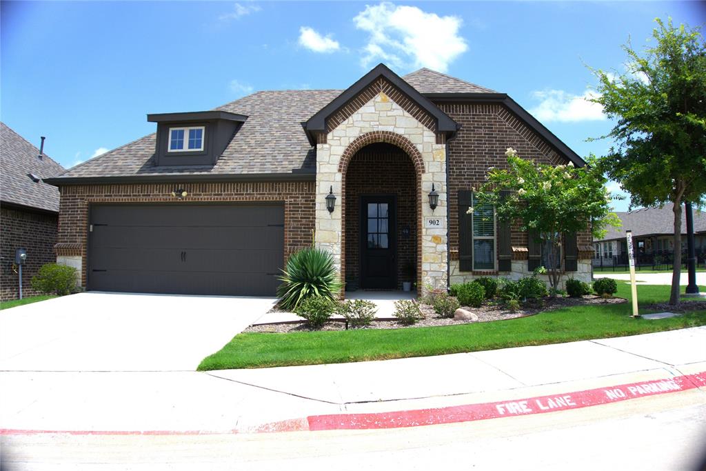 902 Sendera Lane