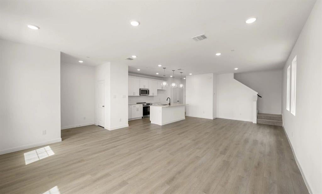 5717 Lakeview Drive