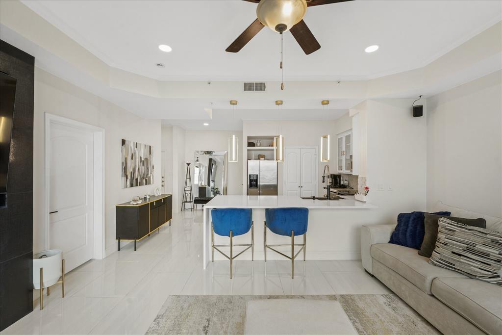 Renaissance On Turtle Creek Condo - Residential Lease