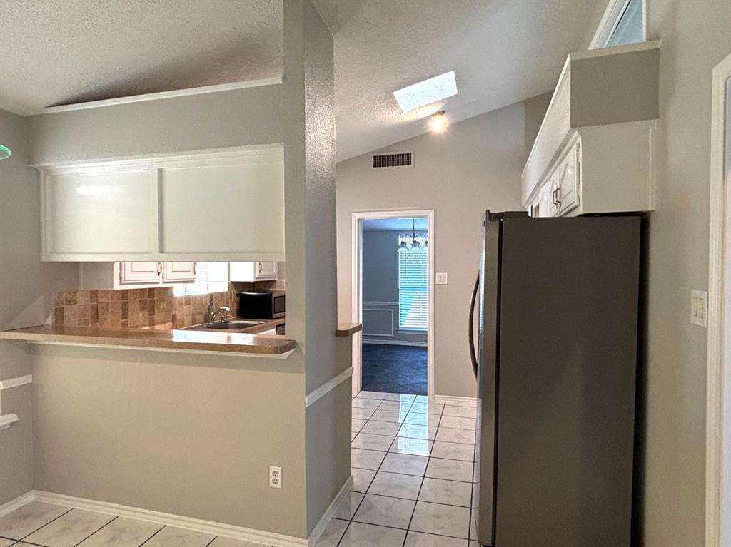 Lewisville, Texas 75067, United States, 3 Bedrooms Bedrooms, ,2 BathroomsBathrooms,Residential,Pending,85510