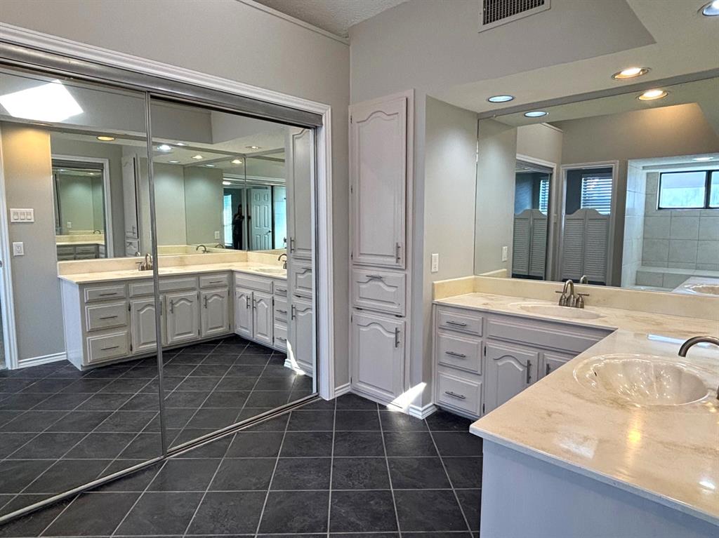 Lewisville, Texas 75067, United States, 3 Bedrooms Bedrooms, ,2 BathroomsBathrooms,Residential,Pending,85510