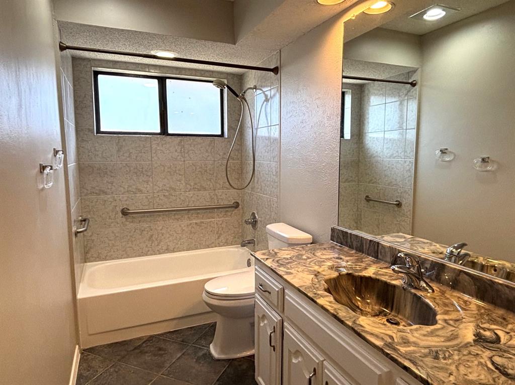 Lewisville, Texas 75067, United States, 3 Bedrooms Bedrooms, ,2 BathroomsBathrooms,Residential,Pending,85510