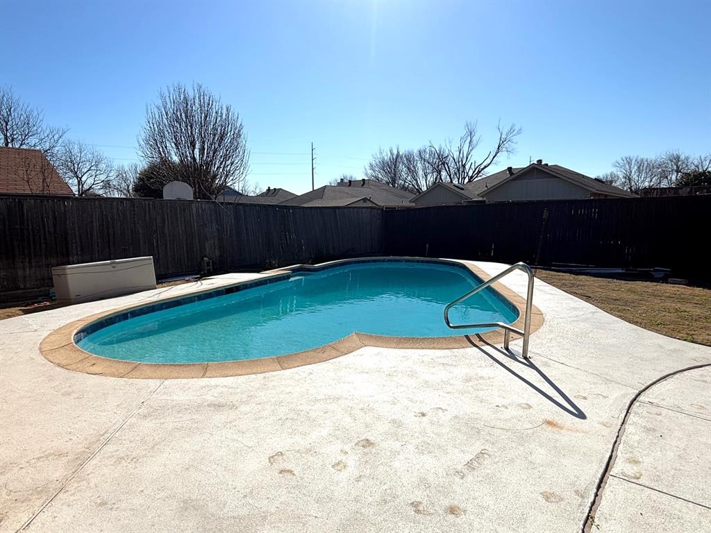 Lewisville, Texas 75067, United States, 3 Bedrooms Bedrooms, ,2 BathroomsBathrooms,Residential,Pending,85510