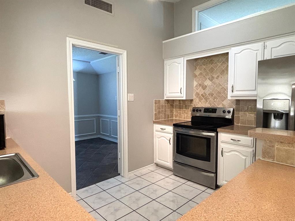 Lewisville, Texas 75067, United States, 3 Bedrooms Bedrooms, ,2 BathroomsBathrooms,Residential,Pending,85510