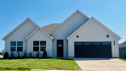 4130 CORNERSTONE Circle Granbury TX 76048