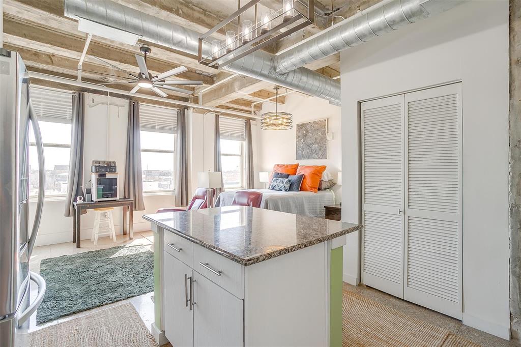 221 W Lancaster Avenue 5003