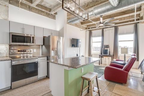 Photo of 221 W Lancaster Avenue #5003, Fort Worth, TX 76102 (MLS # 21091821)