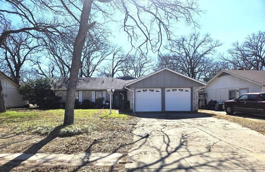Awesome potential for someone with the money and vision to turn this into a showcase.  Two ensuite bedrooms, and the primary one is spacious and has a sitting or vanity area.  The primary bedoom and main living room both have access to the 3rd living or sitting room.  The main lving room has skylights, a vaulted ceiling, wet bar, 3rd dining or games area, and beautiful fireplace.  As-is.  No seller's disclosure.  Has foundation settlement and may have one or more water leaks.