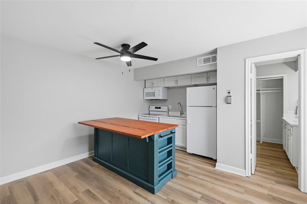 Bowser Oaks Condo - Residential