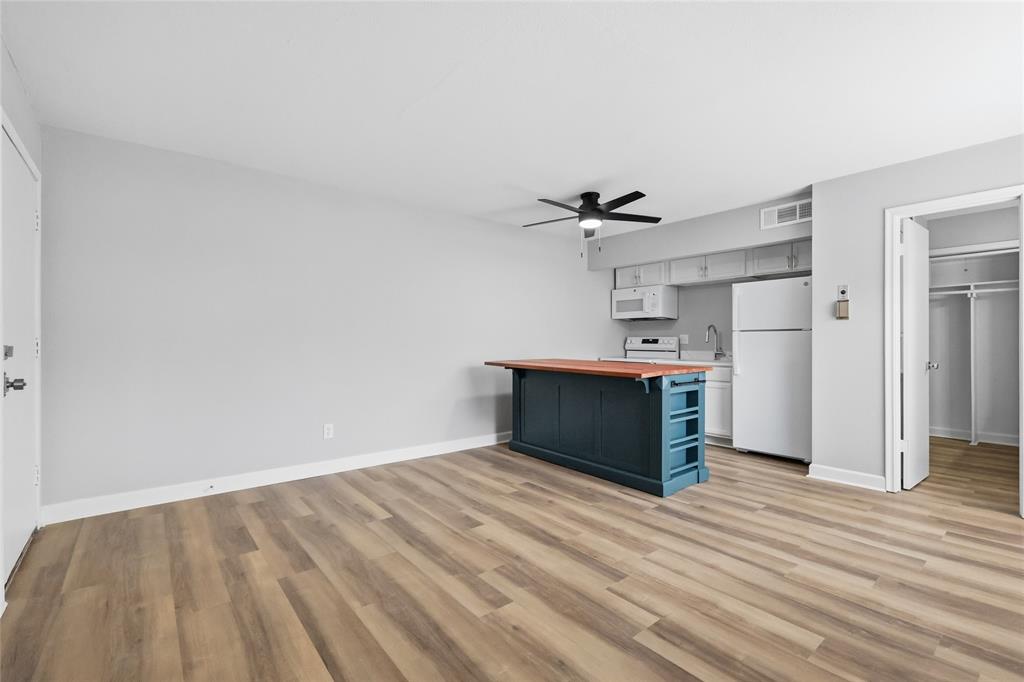 5000 Bowser Avenue 214