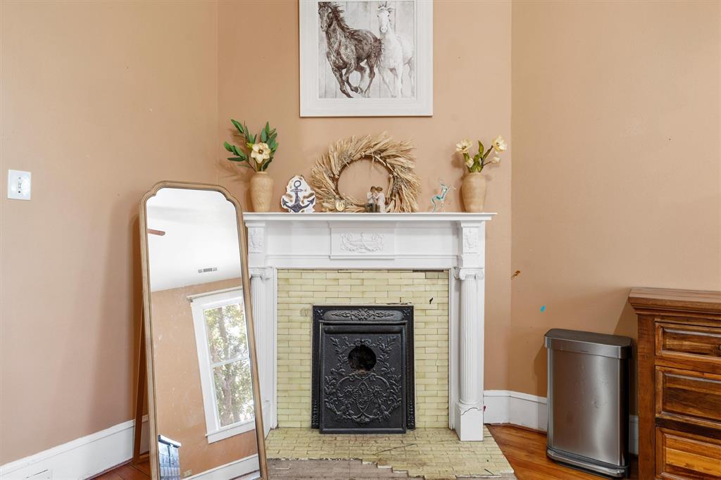 DAVIS H E - Residential