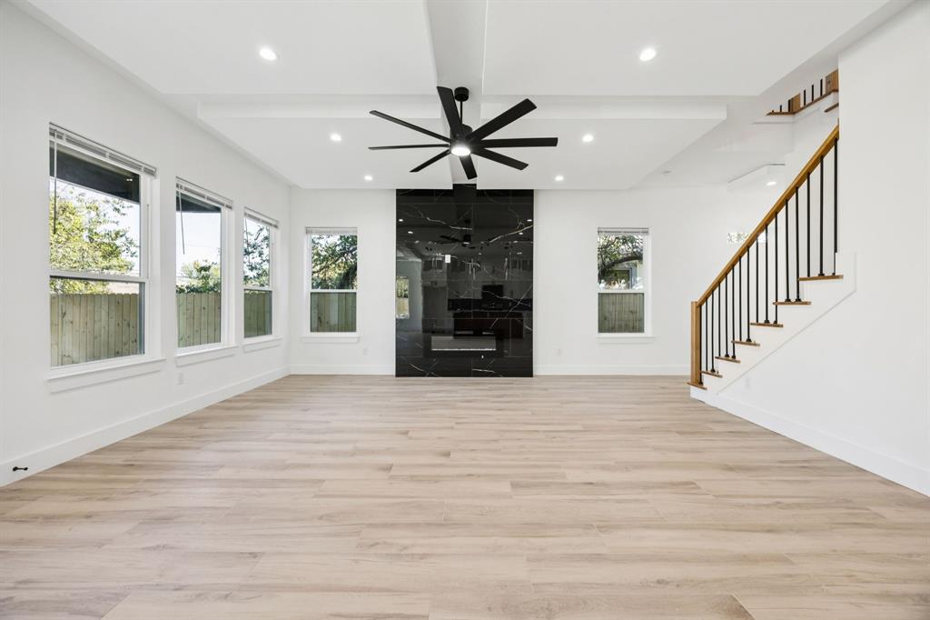 BRENTWOOD - Residential