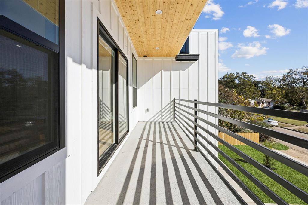 BRENTWOOD - Residential