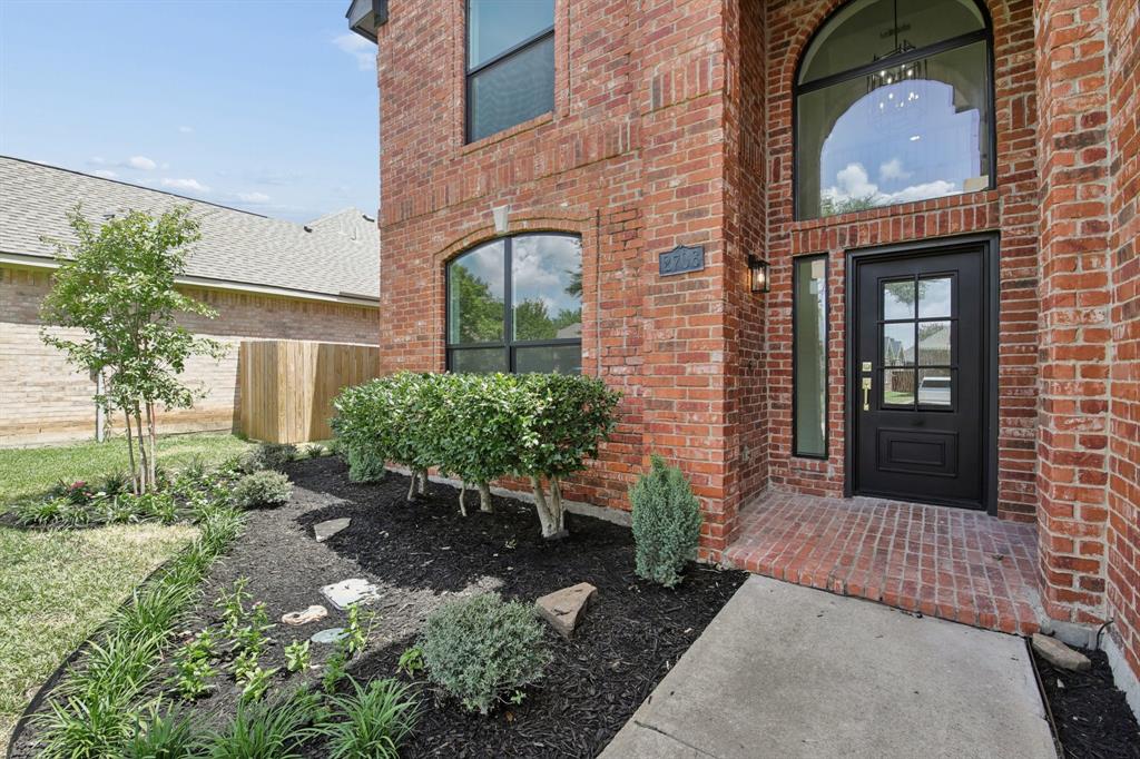 2706 Summerwood Court