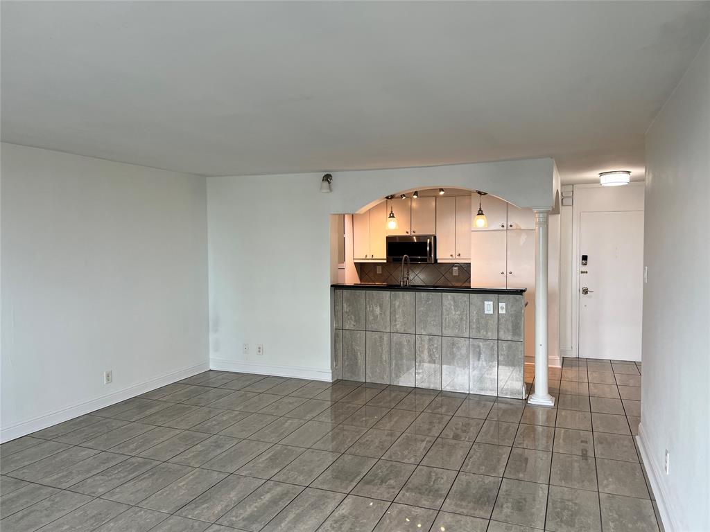 Twenty-One Turtle Creek Condo - Residential Lease