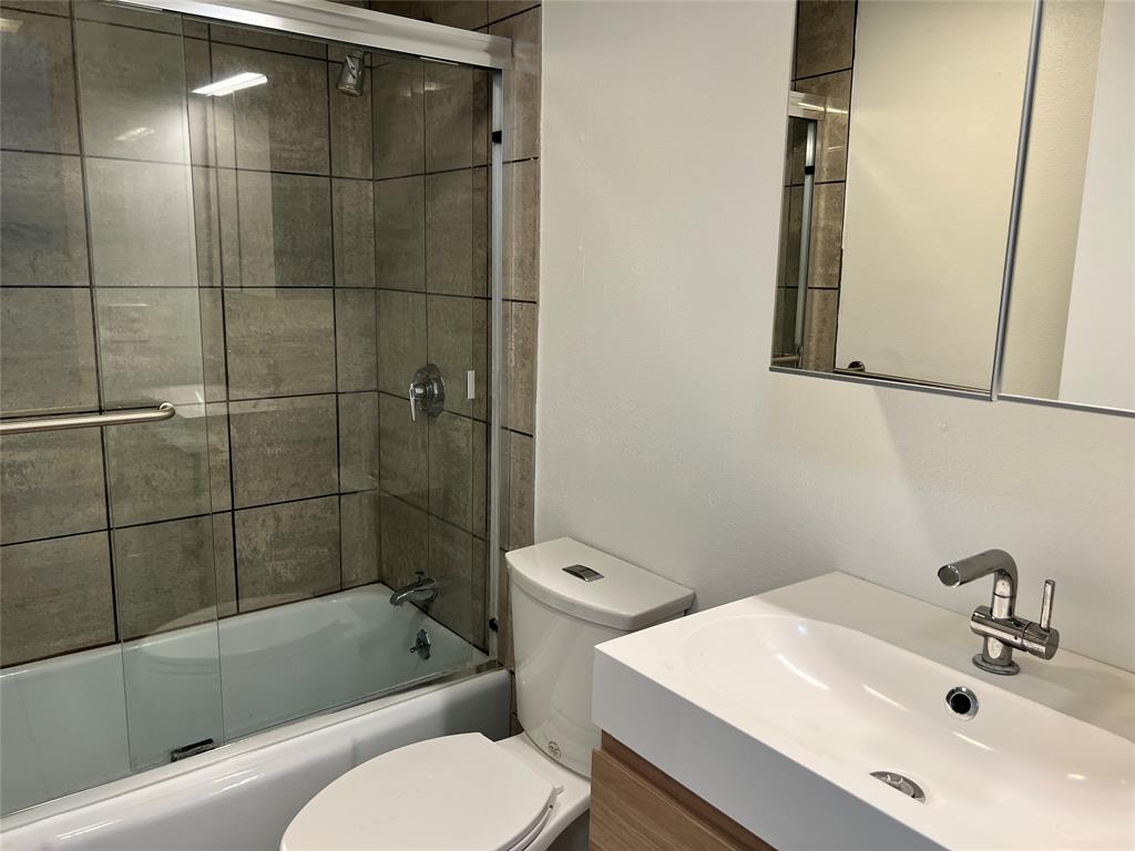 Twenty-One Turtle Creek Condo - Residential Lease