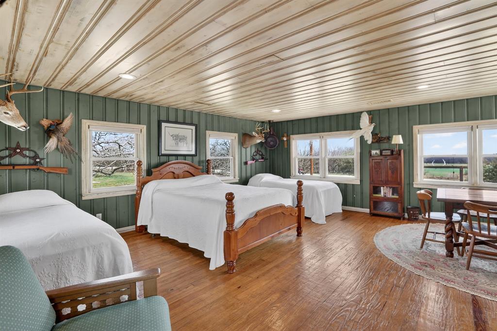 110.003 AB 432 OSCAR F LEVERETT SURVEY - Farm