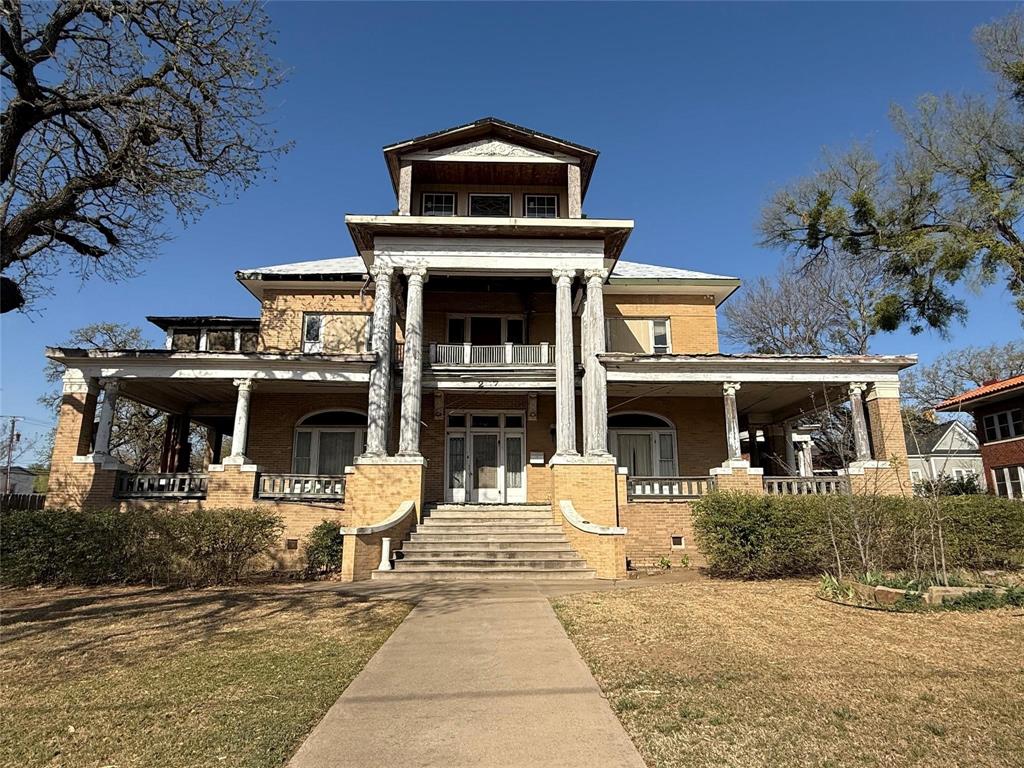 207A NW 4th Avenue