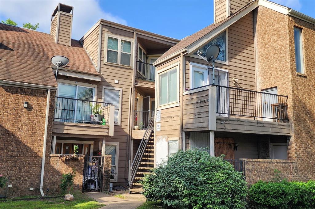 9829 Walnut Street 207