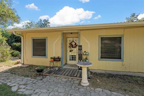 1013 Park Lake Drive Bruceville Eddy TX 76524