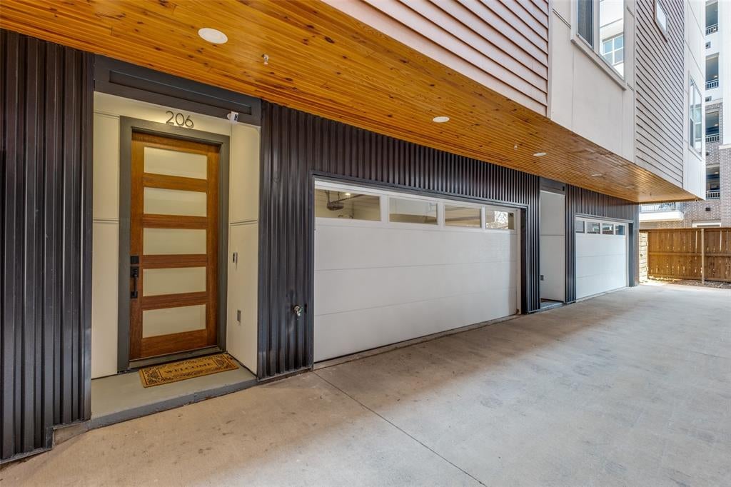4208 Live Oak Street 206