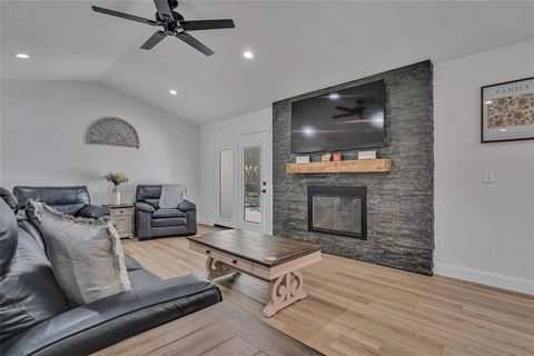 Tiny photo for 513 Northridge Street, Denton, TX 76201 (MLS # 21080150)