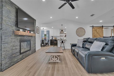 Tiny photo for 513 Northridge Street, Denton, TX 76201 (MLS # 21080150)