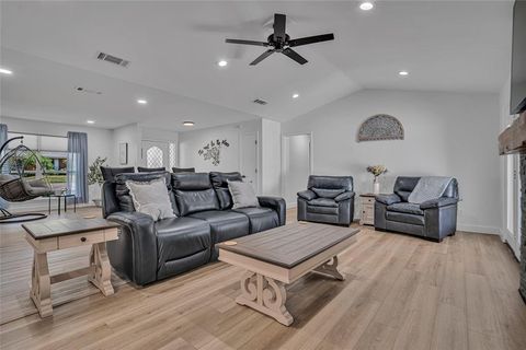 Tiny photo for 513 Northridge Street, Denton, TX 76201 (MLS # 21080150)