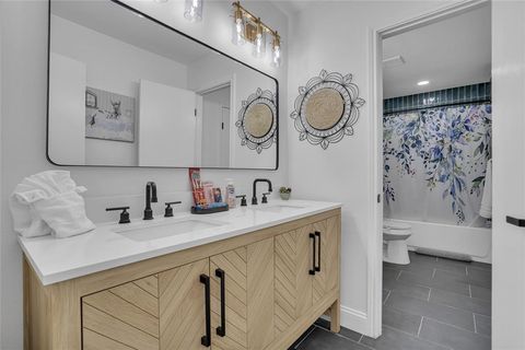 Tiny photo for 513 Northridge Street, Denton, TX 76201 (MLS # 21080150)