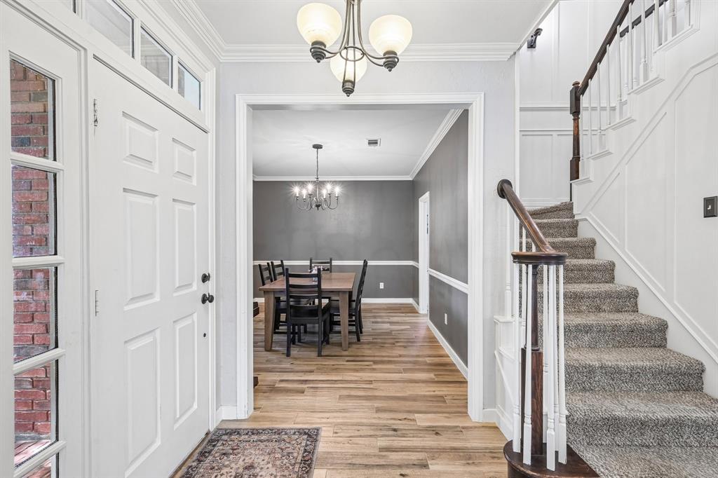 828 Lakeview Court