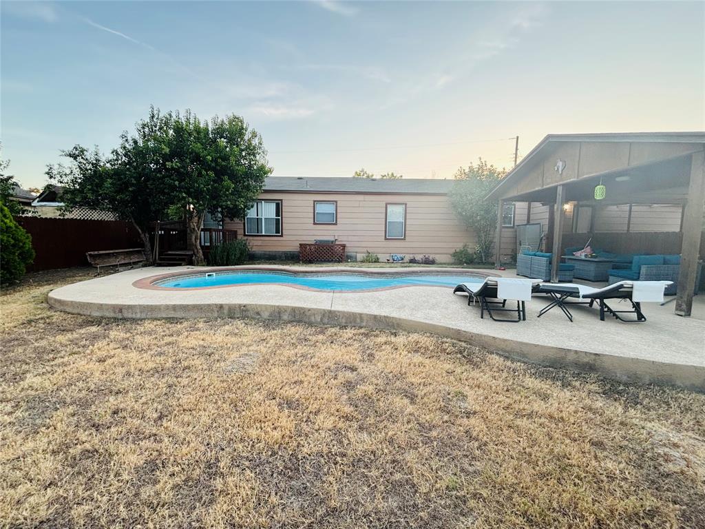 110 N Love Avenue