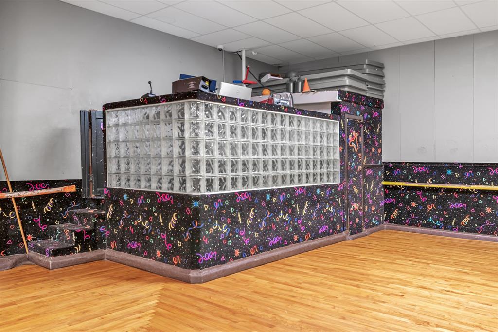 Altadena Heights - Commercial Sale