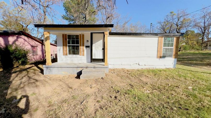 Recently remodeled , new windows, offered 2 bed 1 bath, central heat and air. There is an extra room can be use as third bed.
