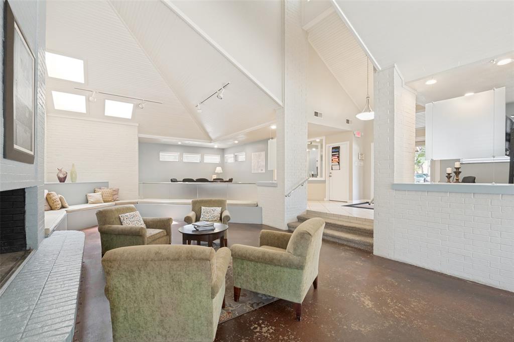 Cloisters Condo The - Residential