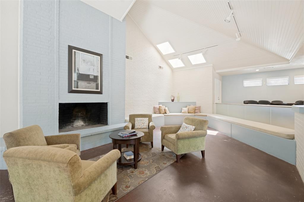 Cloisters Condo The - Residential