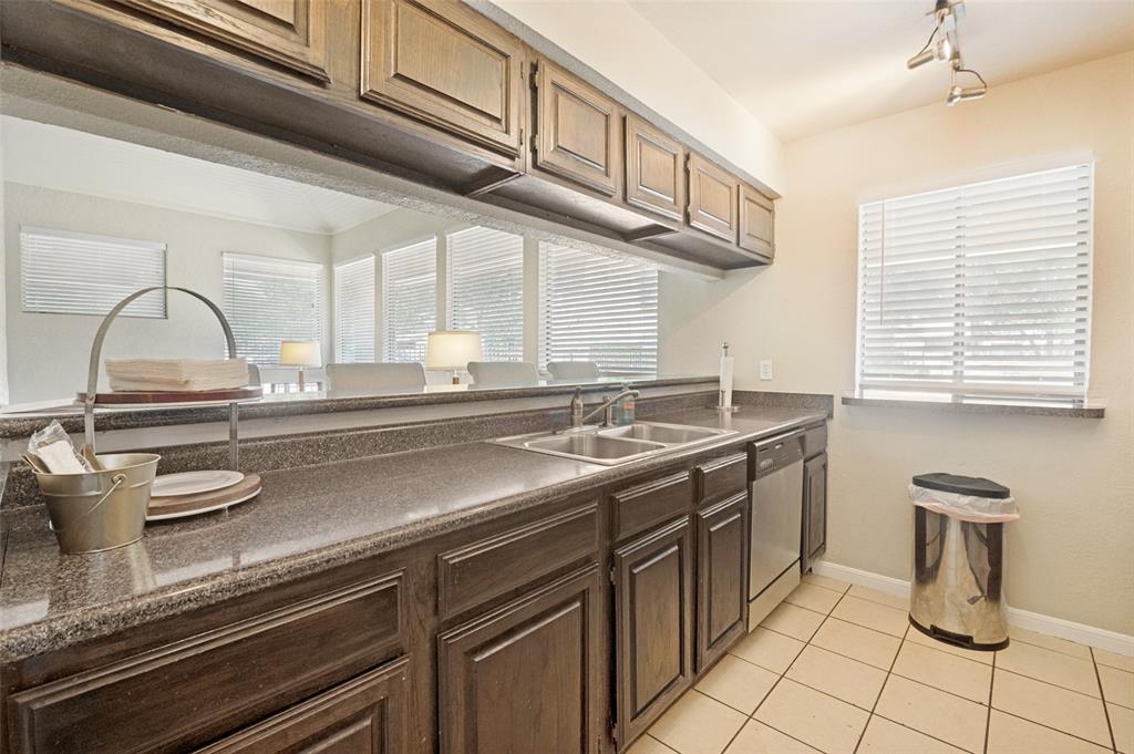 Cloisters Condo The - Residential