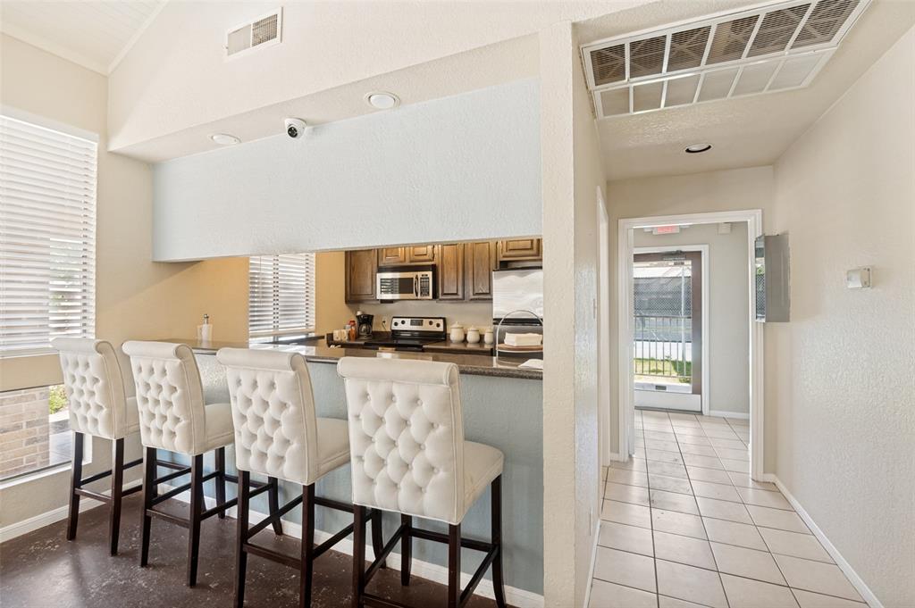 Cloisters Condo The - Residential