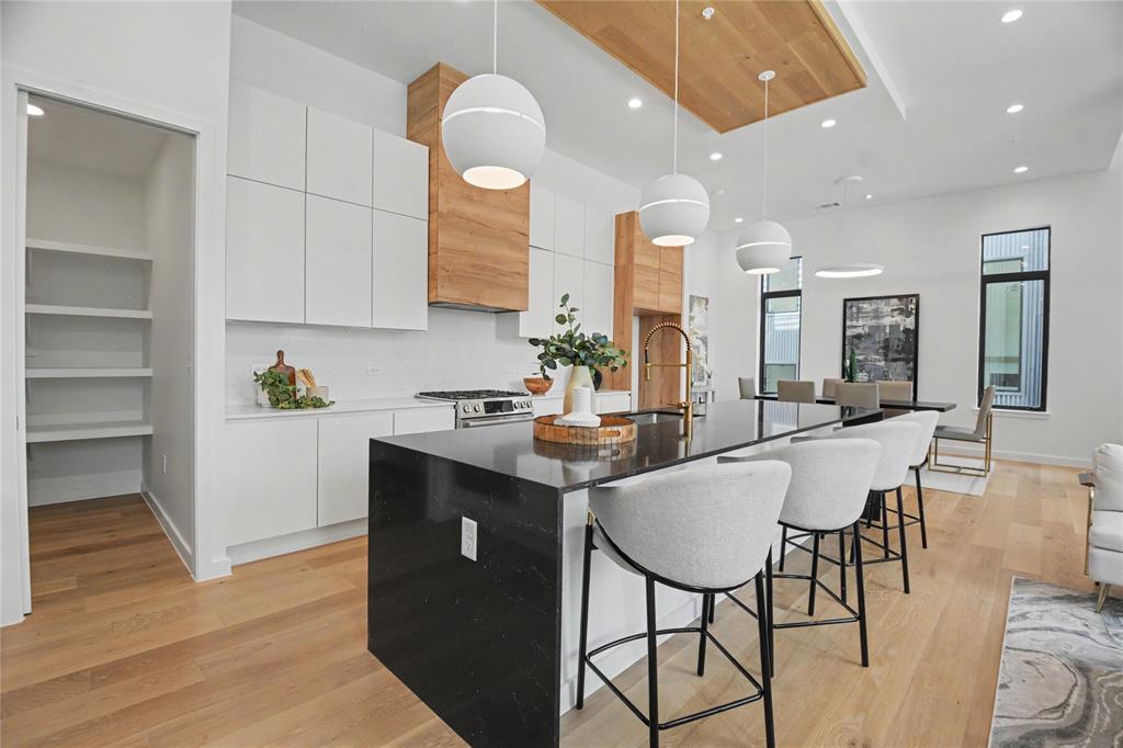 1111 Raiford Road 104