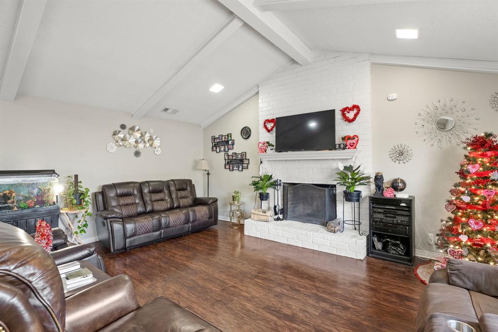 PALUXY SQUARE - Residential Income