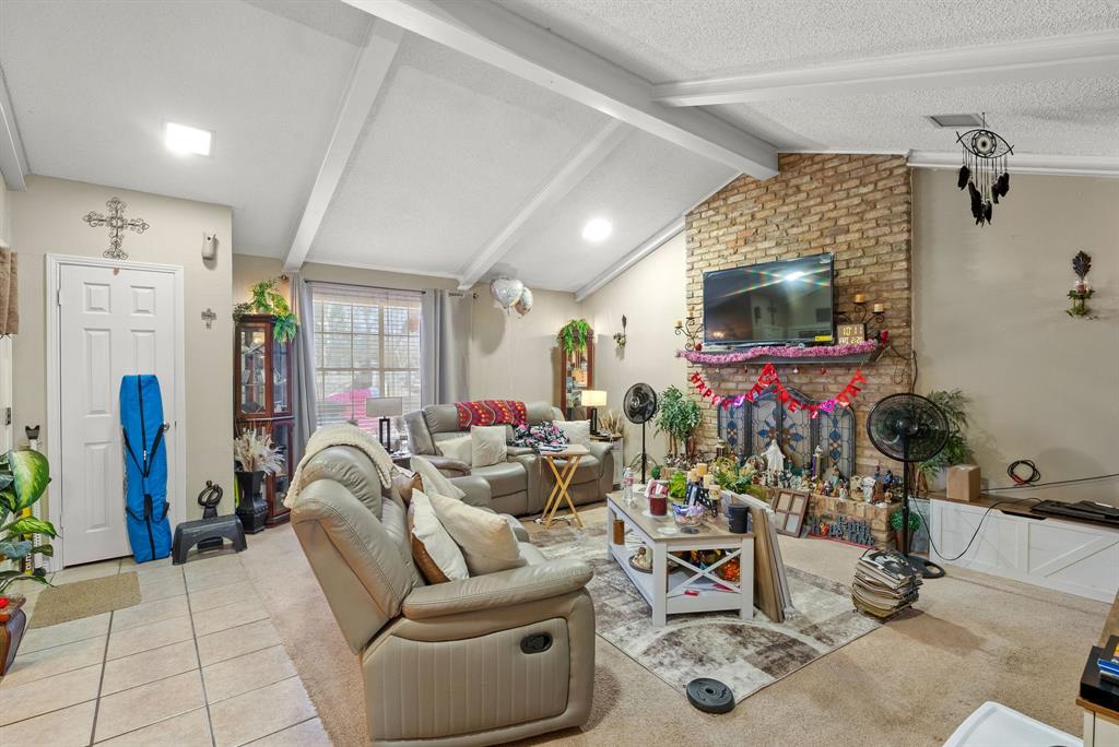 PALUXY SQUARE - Residential Income