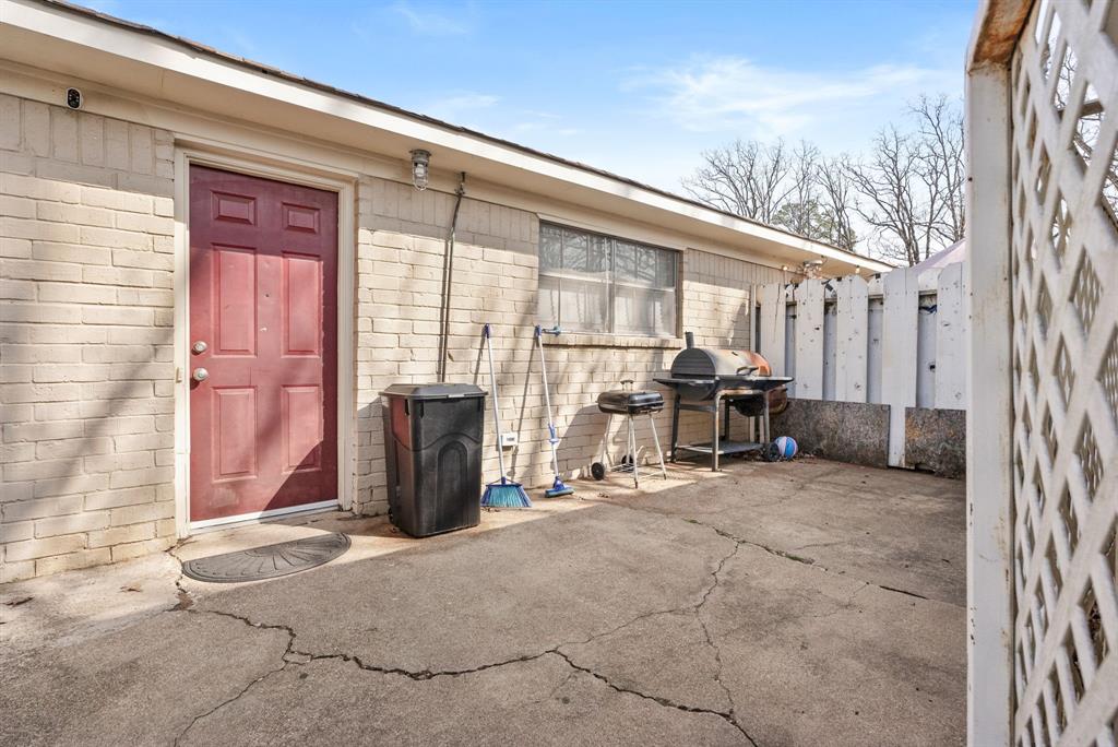 PALUXY SQUARE - Residential Income