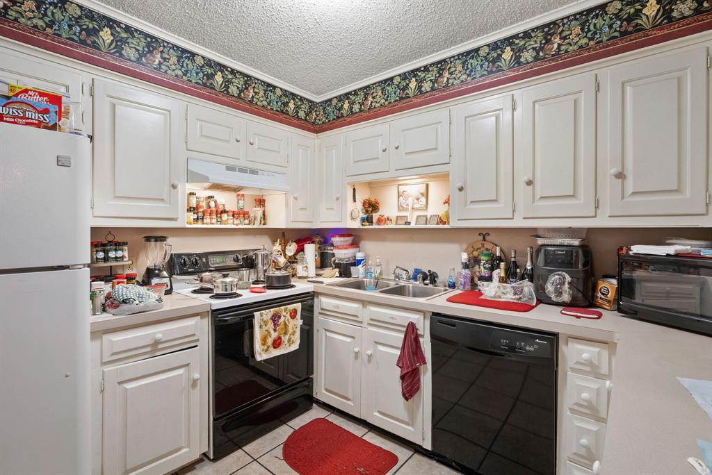 PALUXY SQUARE - Residential Income