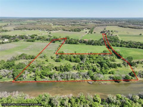 1487 River Road Gholson TX 76705