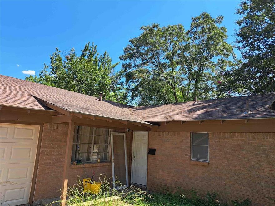 Investor opportunity!  This 3 bed, 1.5 bath can become anything you want!

Flooring needs replacement.  It is located in an AE flood zone and has flooded more than once in recent years.  Evident foundation movement has been stable in recent years -- to the owner's knowledge it is not progressing.  Electricity does not work in one part of the house.

Bring all offers.