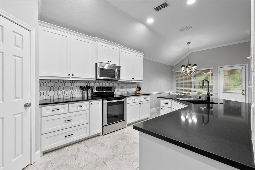 3705 Hickory Bend Trail