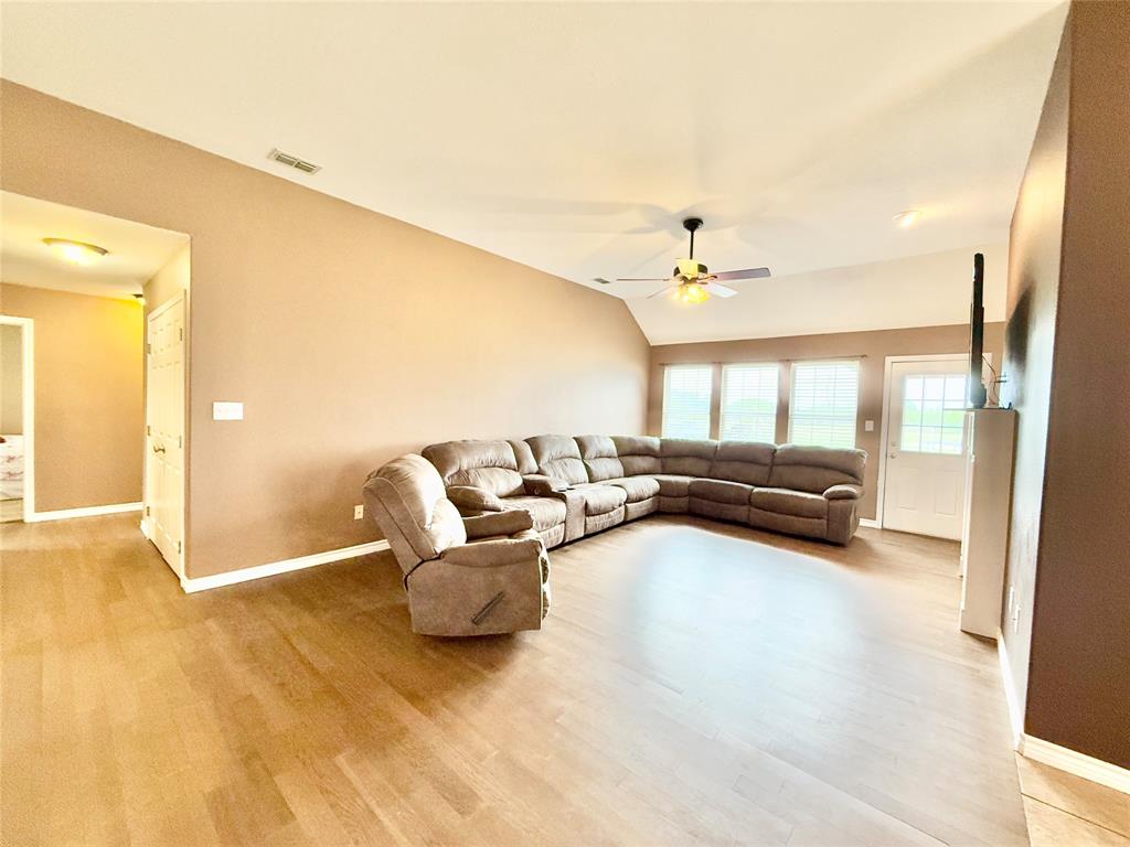 2057 Deer Trail