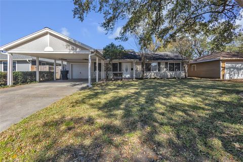 Photo of 2848 Azalea Lane, Groves, TX 77619 (MLS # 21171278)
