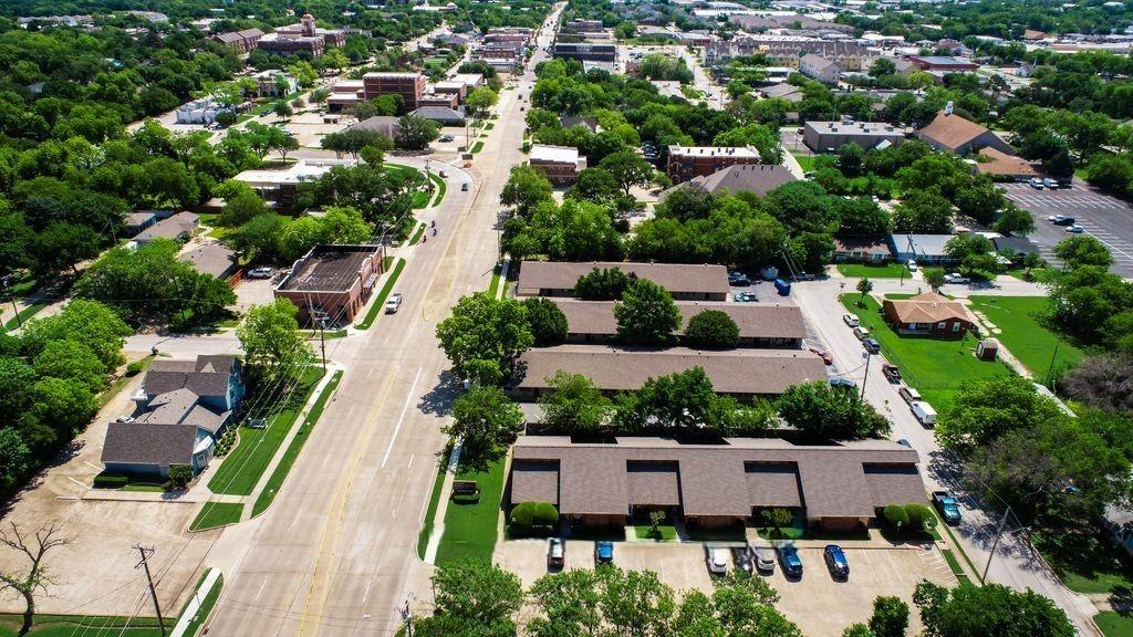 Photo of 376 W Main Street #E, Lewisville, TX 75057 (MLS # 21392510)